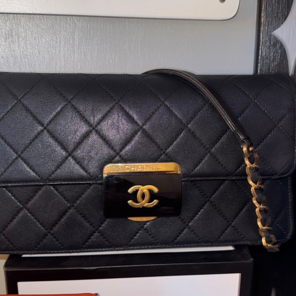 Chanel Beauty Lock Sheepskin timeless shoulder bag with coa card 🔥 - Picture 1 of 2